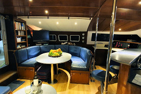 Catamaran Turquoise, Saloon inside view